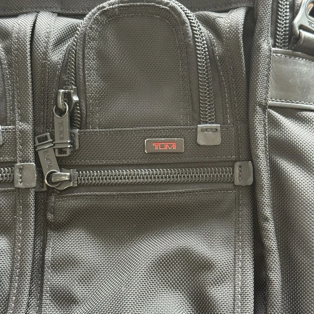 Tumi good preowned